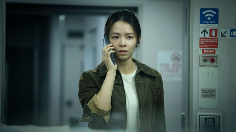 Vivian Sung, on the phone on a high-speed train in 96 Minutes